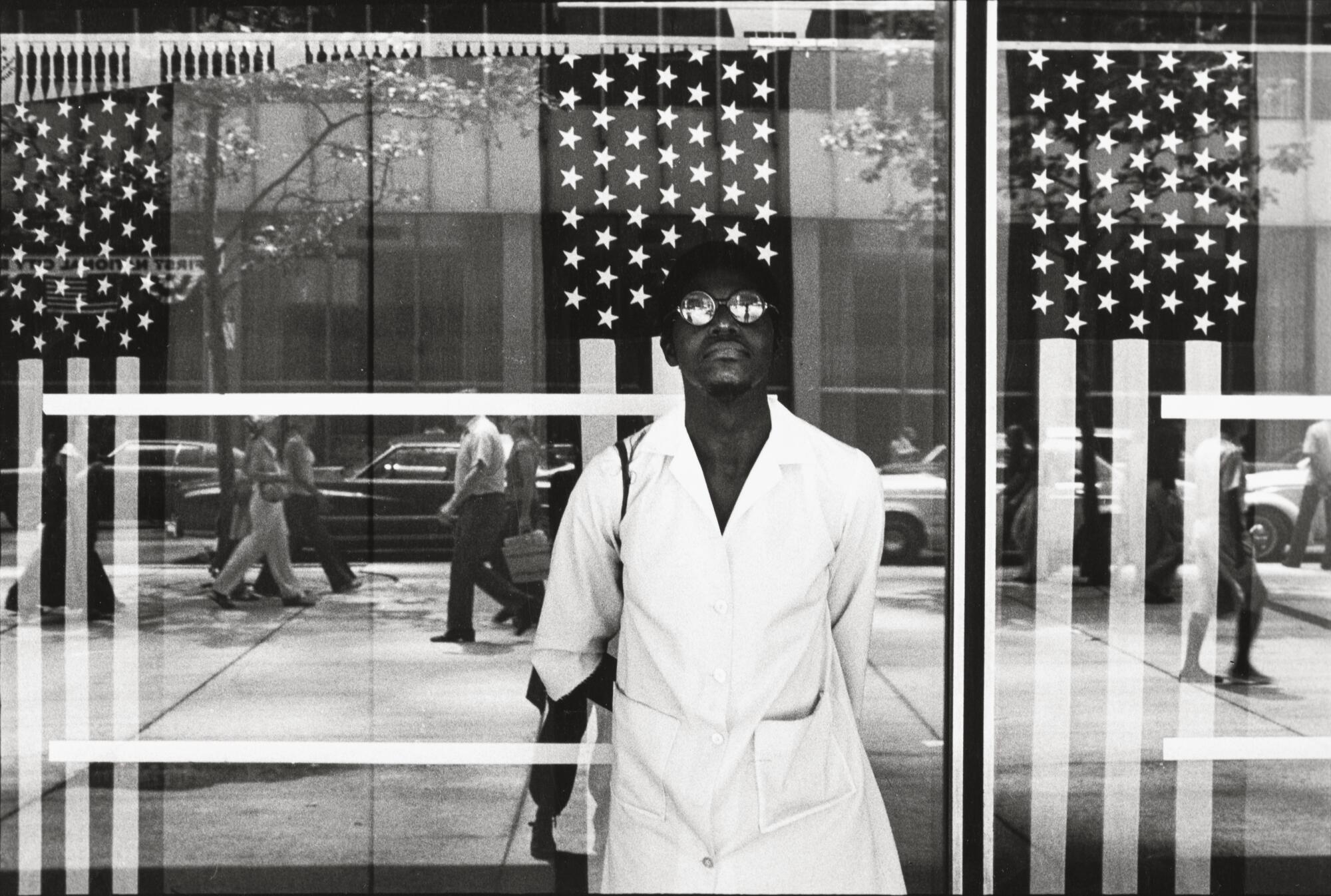 America Seen Through Stars and Stripes, New York City, NY, ca. 1973, vintage gelatin silver print, image: 8 5/8 x 12 1/2 in. (21.9 x 31.8 cm); Margaret M. Vance Fund, 2017.19.5.